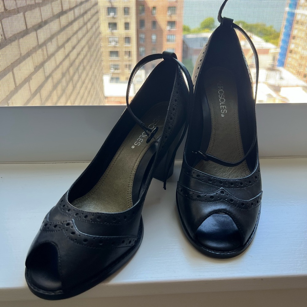 AEROSOLES Black Leather Footwear